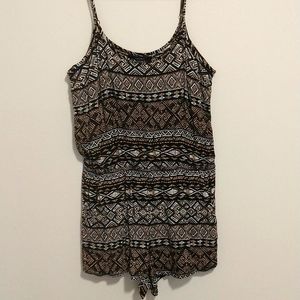 Forever 21 romper size small